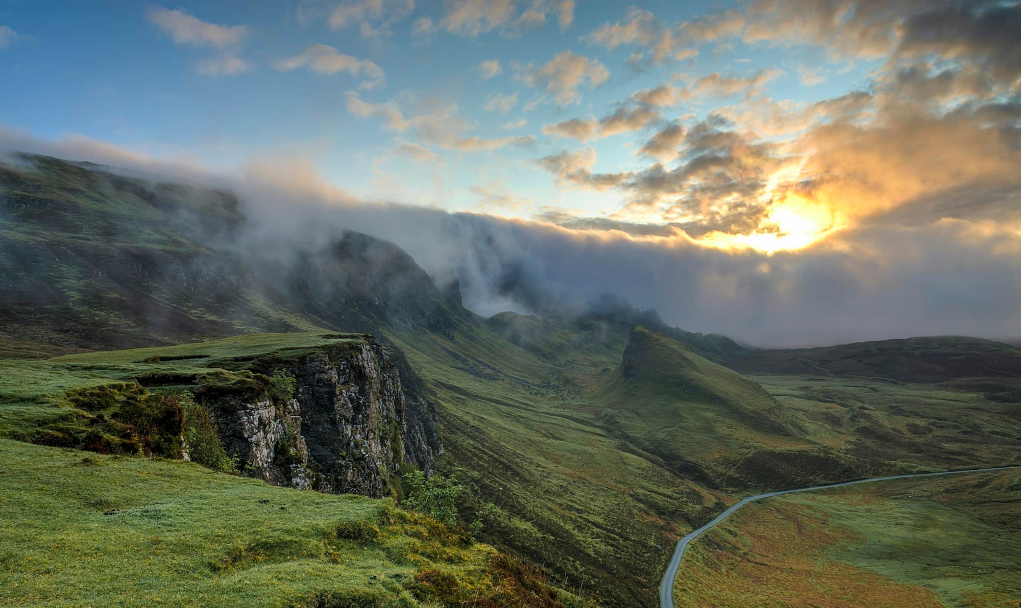 Amanecer sobre el valle · temporada de reserva